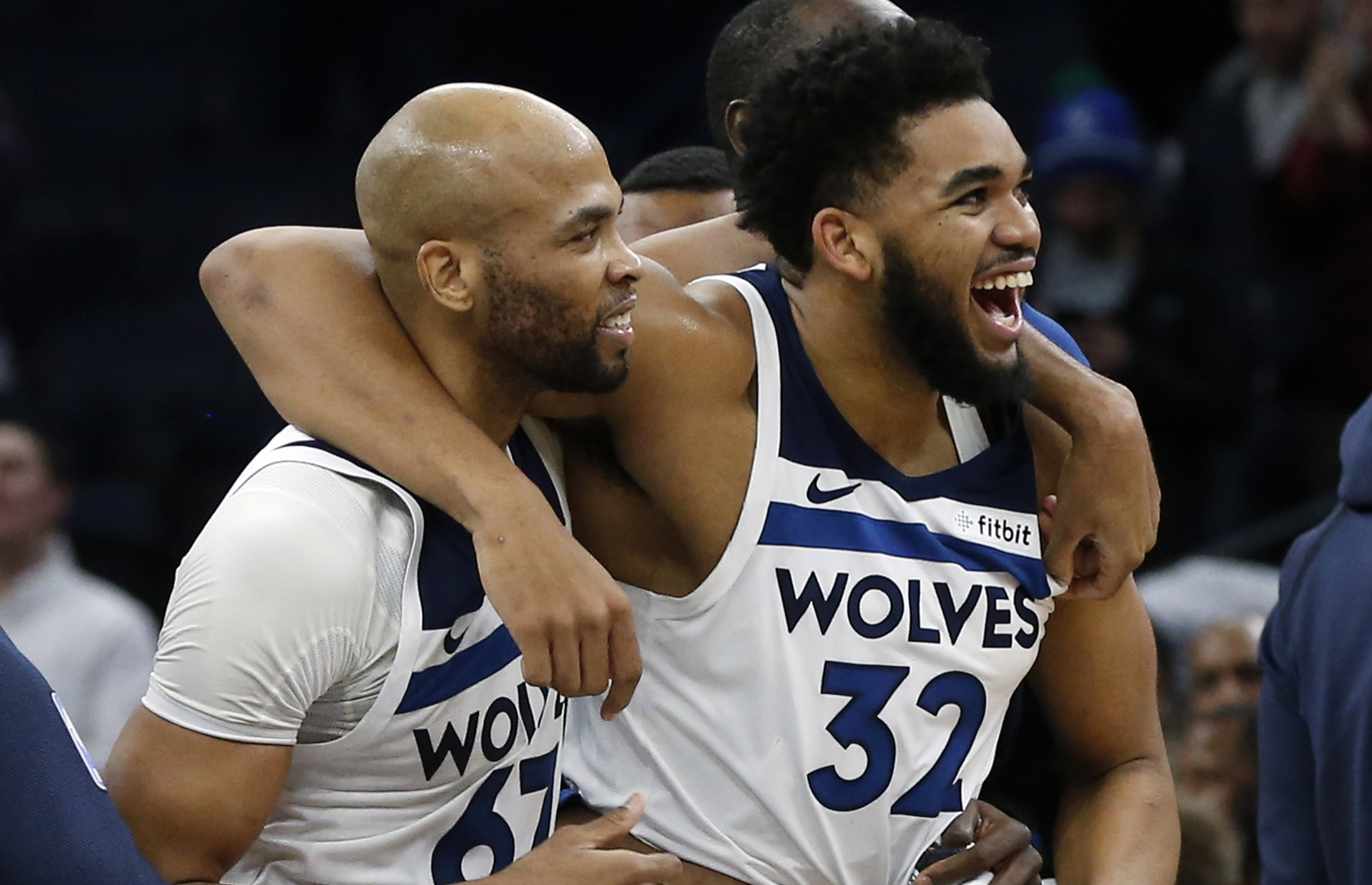 记者：申花今天下午飞赴天津，于汉超、戴伟浚等人随队出征（记者：申花今日下午启程赴津，于汉超、戴伟浚等随队出征）