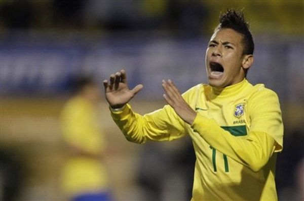 阿斯：罗德里戈将继续争取位置，若赛季末情况未变会与皇马谈（阿斯：罗德里戈将继续竞争主力，若季末无改观将与皇马沟通）