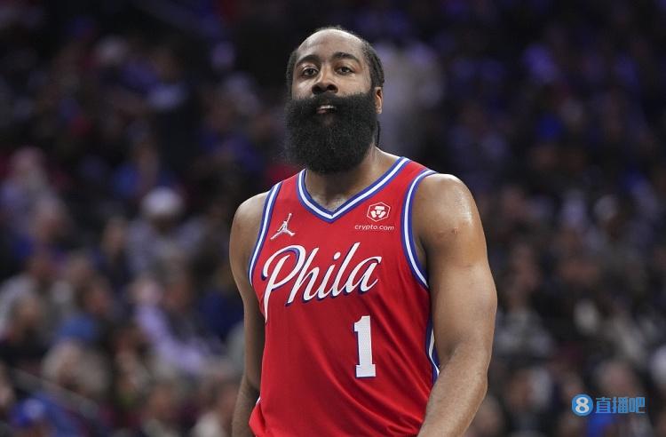 阿斯：费内巴切已与莱万初步接触，提供的一年半合同报价被拒（阿斯称：费内巴切已与莱万接洽，1年半合同提议遭拒）