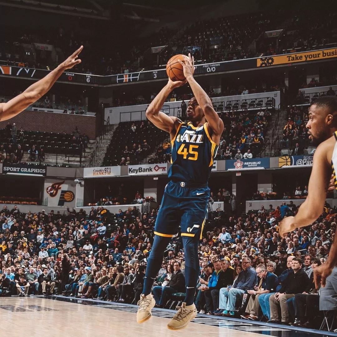 杰伦·约翰逊是第二位在25岁前完成20+18+16的球员（25岁前达成20+18+16，杰伦·约翰逊位列史上第二人）