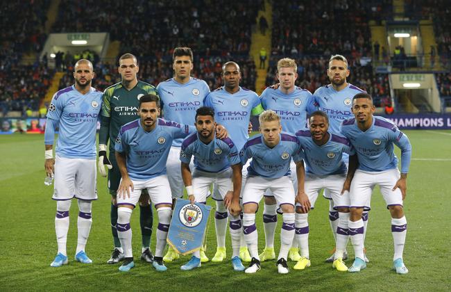 广东男篮防守稳固力克上海（稳固防守助广东男篮击败上海）