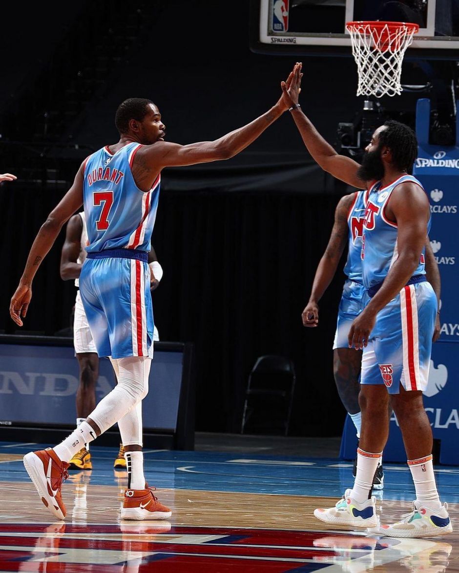 官方：沃尔夫斯堡与队长阿诺德续约至2028年（沃尔夫斯堡官宣队长阿诺德续约，合同至2028年）